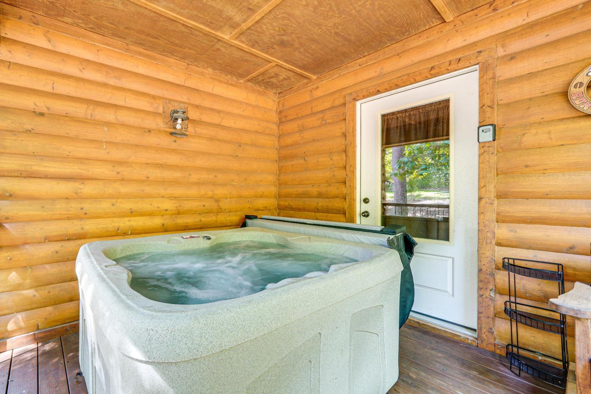 Broken Bow Rental Cabin With Hot Tub And Bar Exterior photo