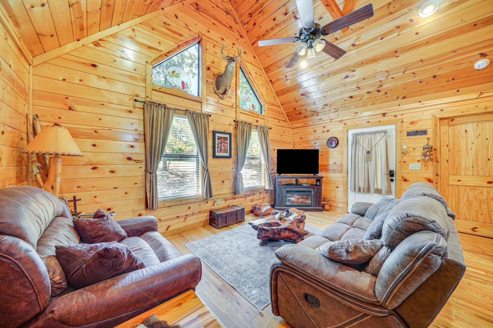 Broken Bow Rental Cabin With Hot Tub And Bar Exterior photo